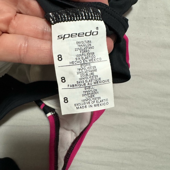 Speedo one piece swimsuit - Picture 3 of 3